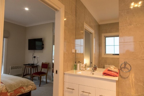 Mountain Blue Guest House image 12